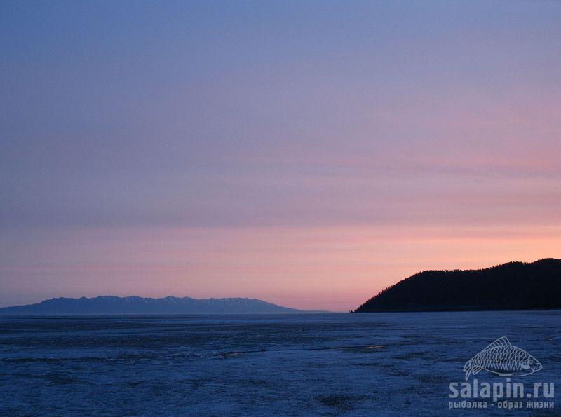 Рассвет на Байкале. Там, где встаёт солнце, течёт Баргузин.