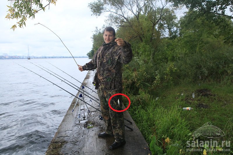 Поймал на ветку с мотком лески и пенопластовым шариком за место поплавка  
