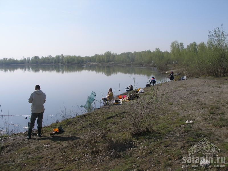 После "уроков" расселись половить рыбы